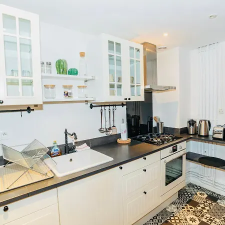 Nid Douillet La Cour Du Dauphin, Vue Cathedrale Imprenable